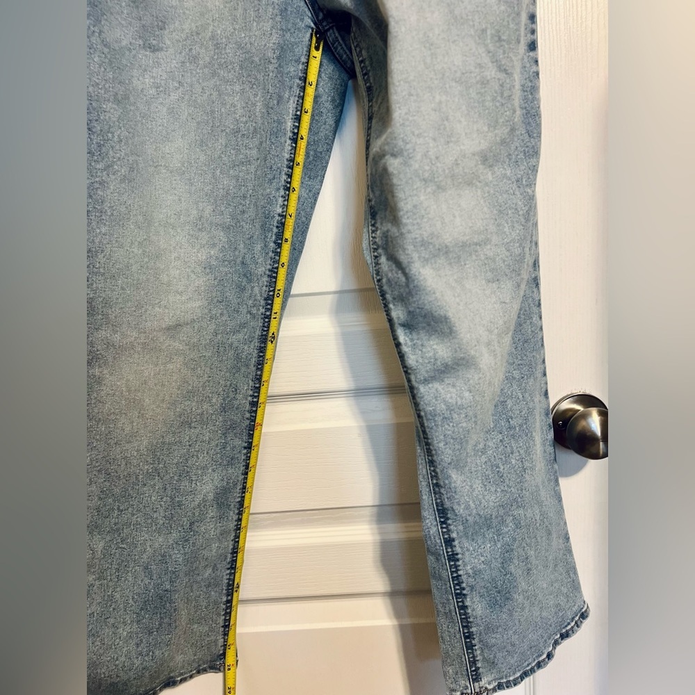 Frye Women's Light Blue Straight Leg Jeans - Picture 9 of 11